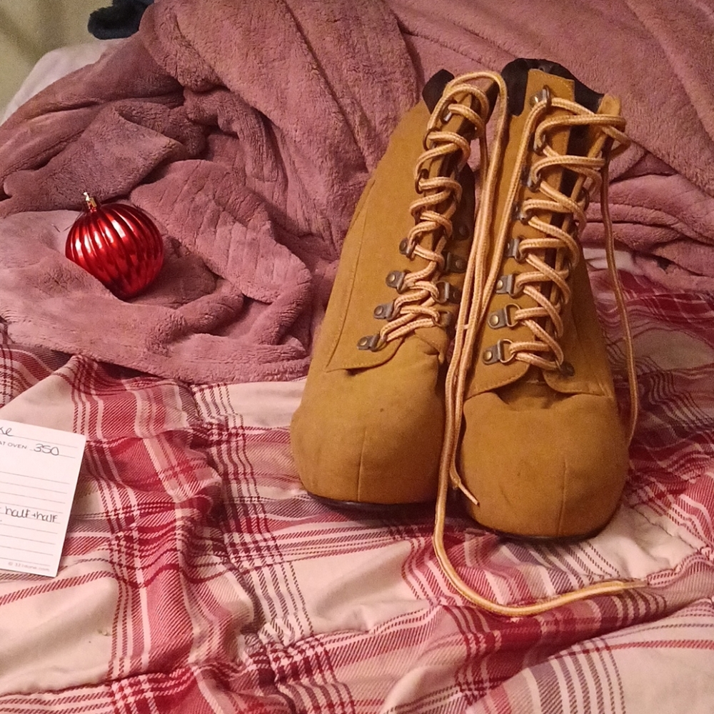 Combat boots heels/booties